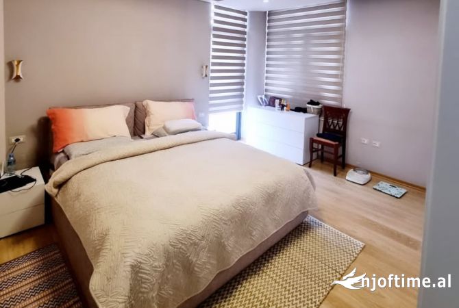Shtepi ne shitje Apartament ne Tirane, 3+1, Mobilimi E mobiluar, Pagesa 510,000  Euro.