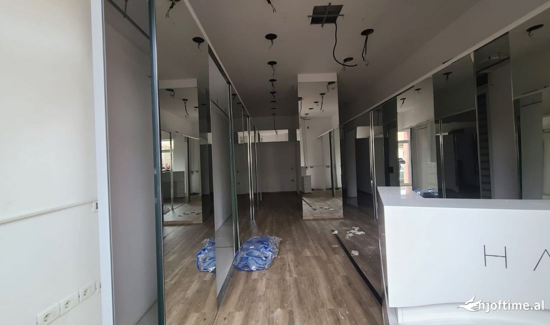 Shitet dyqan kat 0 ne zonen e Brrylit