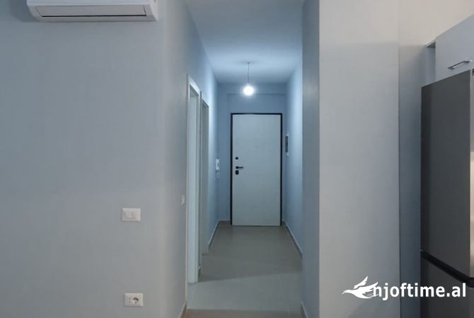 Ambiente Commerciale in Affitto 3+1 a Tirana - 550 Euro