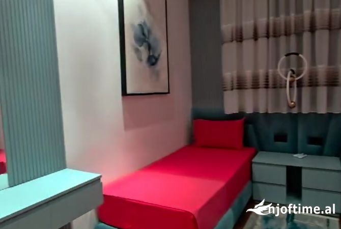 Shtepi me qera Apartament ne Tirane, 3+1, Mobilimi E mobiluar, Pagesa 4,000  Euro.