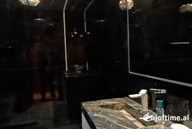 Shtepi me qera Apartament ne Tirane, 3+1, Mobilimi E mobiluar, Pagesa 4,000  Euro.