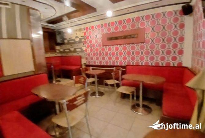 Shitet njesi komerciale Rr.e Durresit 