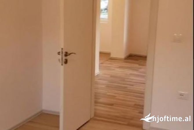 Shitet Apartament 1+1 ne Yrshek