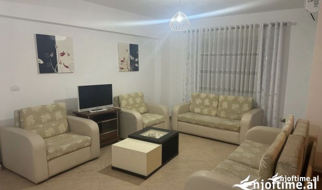 Appartamento in affitto a Tirana 2+1, Arredato