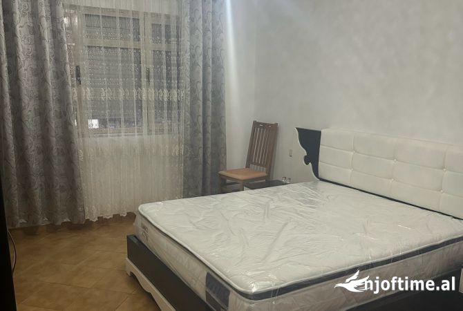 Appartamento in affitto a Tirana 2+1, Arredato