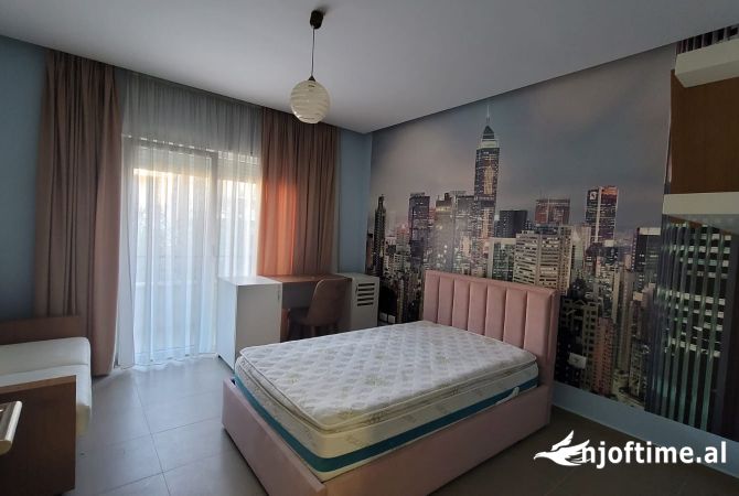 Shtepi ne shitje Vila Luksoze ne Tirane, 4+1, Mobilimi E mobiluar, Pagesa 700,000  Euro.