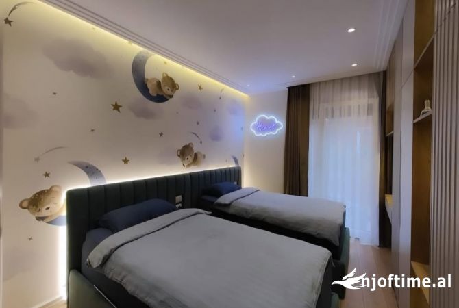 Shtepi ne shitje Apartament ne Tirane, 2+1, Mobilimi E mobiluar, Pagesa 330,000  Euro.