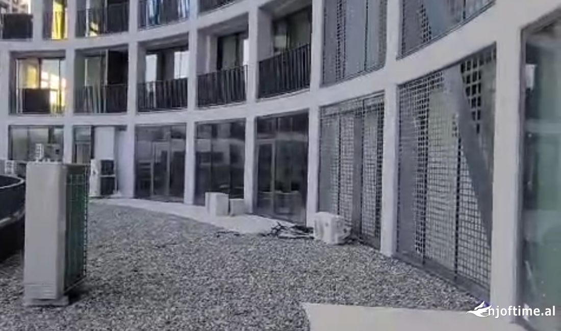 Shitet njesi per zyra te kompleksi "Lake View".