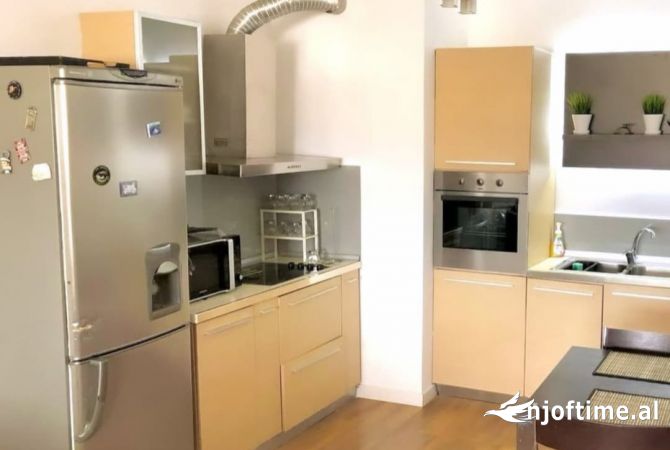 Shtepi ne shitje Apartament ne Tirane, 2+1, Mobilimi E mobiluar, Pagesa 289,000  Euro.