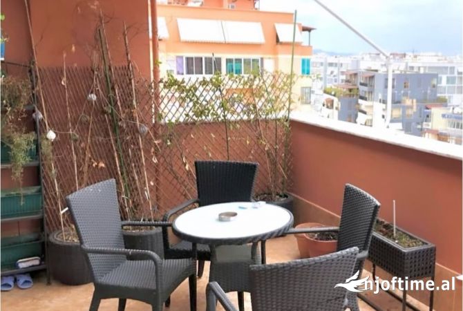 Shtepi ne shitje Apartament ne Tirane, 2+1, Mobilimi E mobiluar, Pagesa 289,000  Euro.
