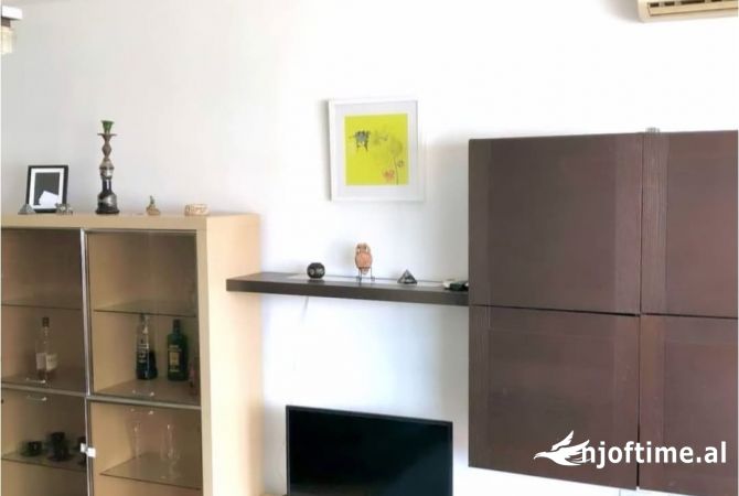 Shtepi ne shitje Apartament ne Tirane, 2+1, Mobilimi E mobiluar, Pagesa 289,000  Euro.
