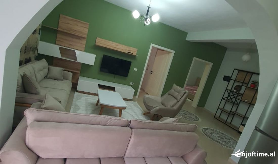 Shtepi me qera Apartament ne Tirane, 2+1, Mobilimi E mobiluar, Pagesa 550  Euro.