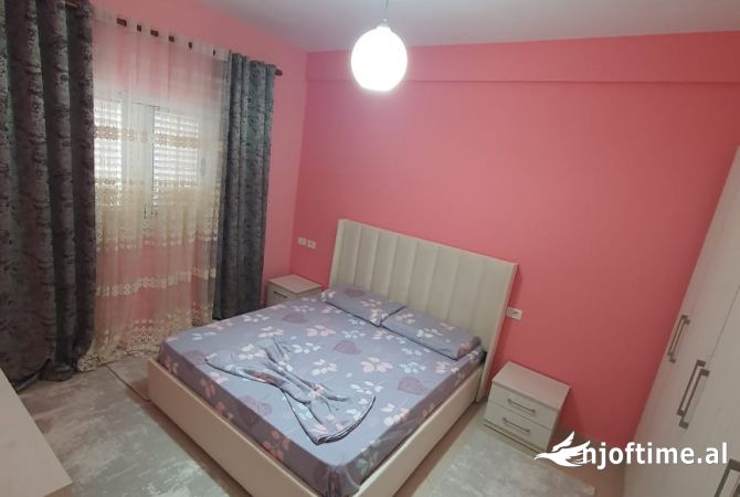Shtepi me qera Apartament ne Tirane, 2+1, Mobilimi E mobiluar, Pagesa 550  Euro.