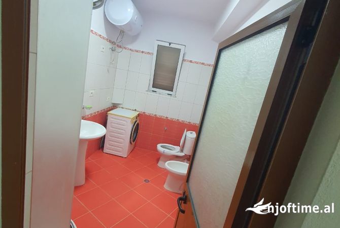 Shtepi me qera Apartament ne Tirane, 2+1, Mobilimi E mobiluar, Pagesa 550  Euro.