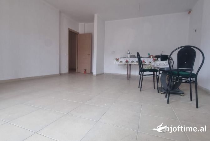 Shitet 3+1 ne Plazh ne Durres, prane Tropikalit!