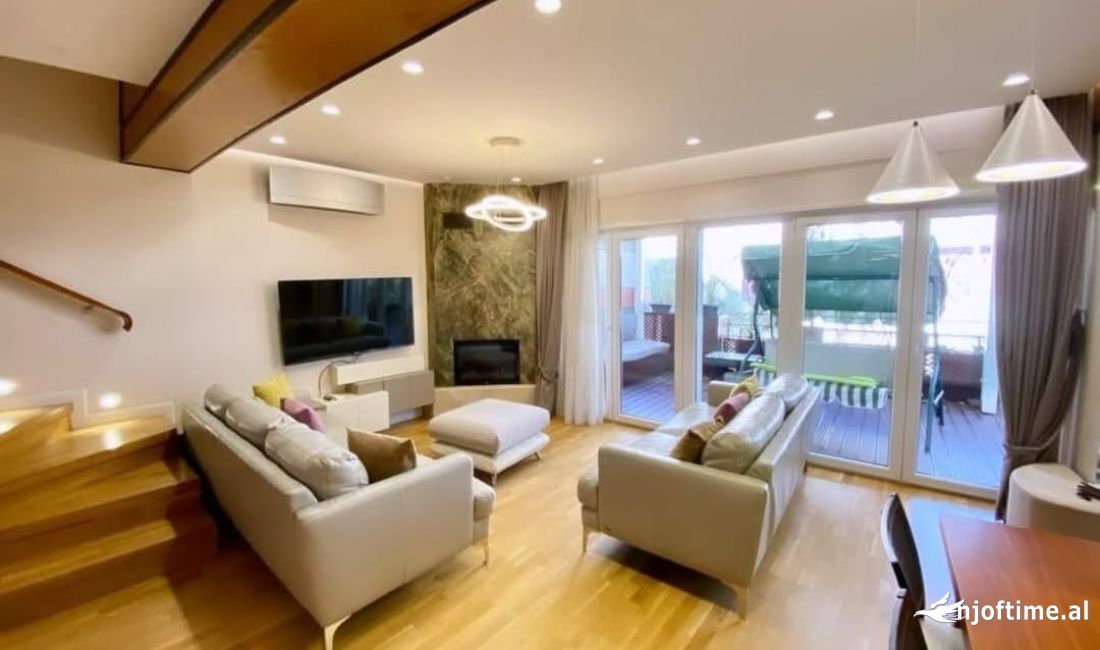 Shtepi ne shitje Apartament ne Tirane, 3+1, Mobilimi E mobiluar, Pagesa 350,000  Euro.