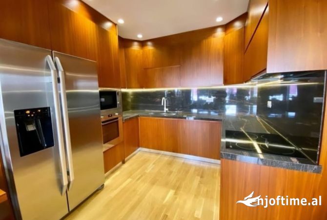 Shtepi ne shitje Apartament ne Tirane, 3+1, Mobilimi E mobiluar, Pagesa 350,000  Euro.