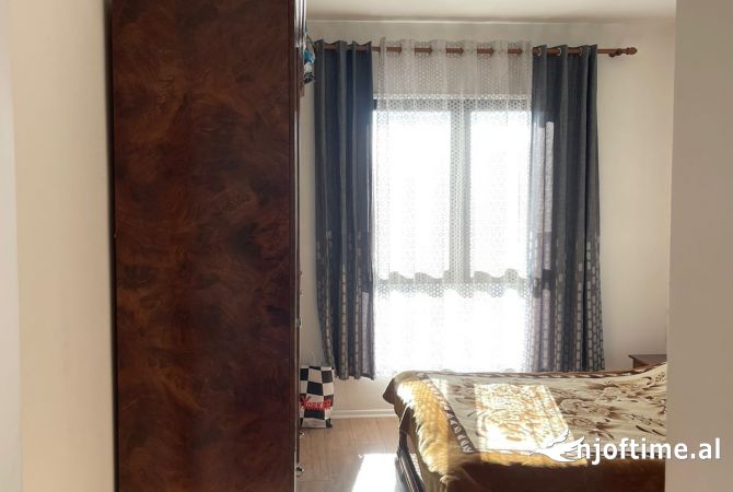 Shtepi ne shitje Apartament ne Tirane, 1+1, Mobilimi E mobiluar, Pagesa 62,000  Euro.