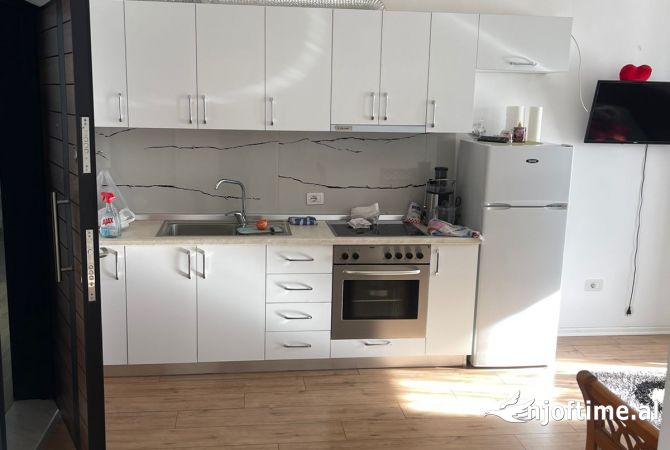 Shtepi ne shitje Apartament ne Tirane, 1+1, Mobilimi E mobiluar, Pagesa 62,000  Euro.