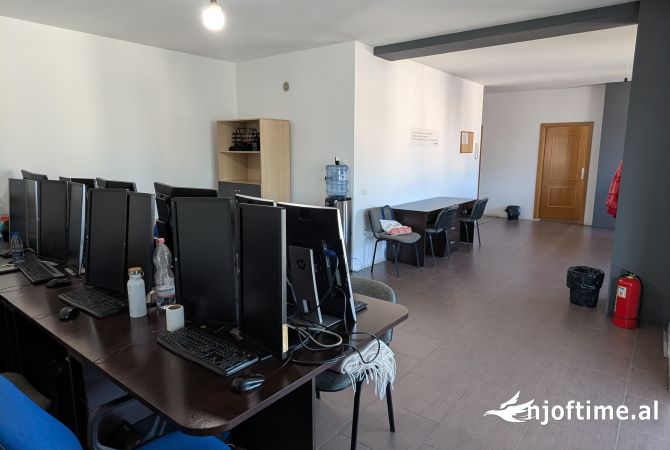 ambjent per zyra/biznes zogu zi