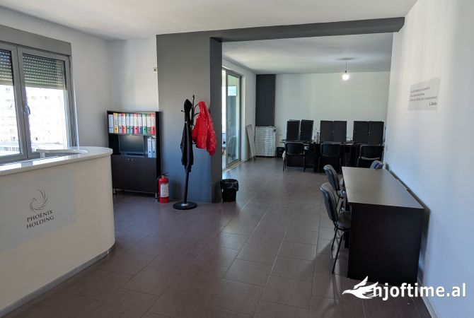 ambjent per zyra/biznes zogu zi