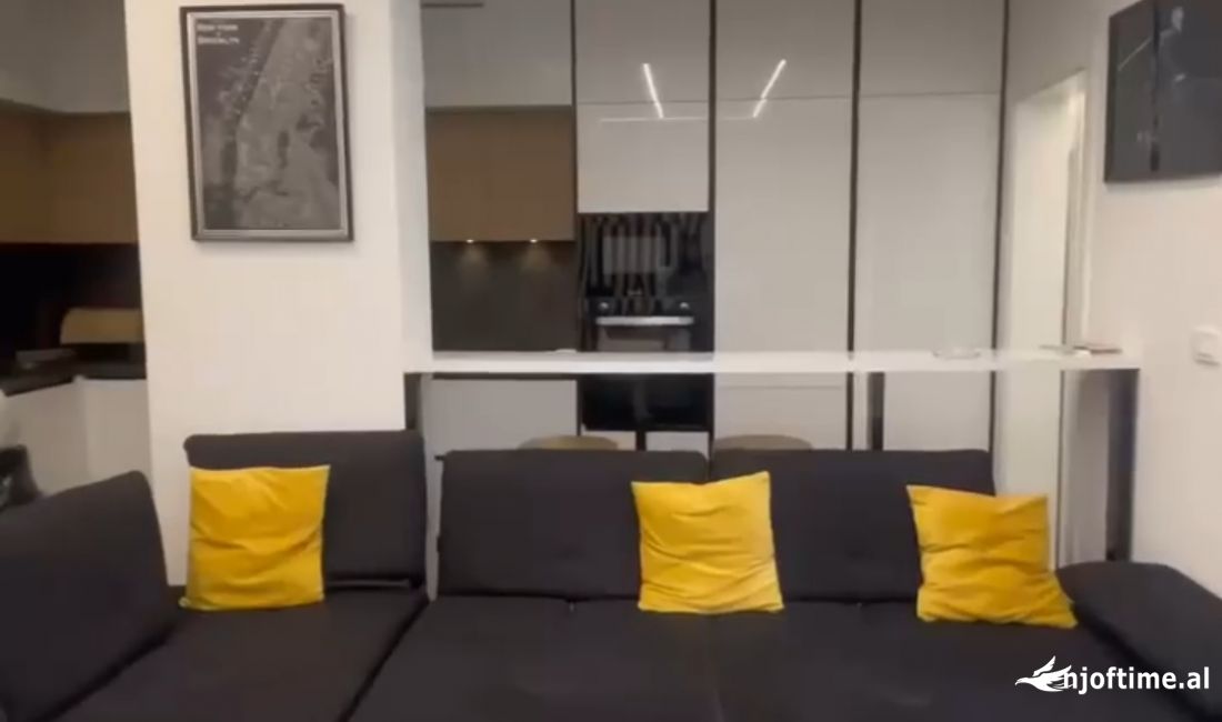 Shtepi ne shitje Apartament ne Tirane, 2+1, Mobilimi E mobiluar, Pagesa 185,000  Euro.