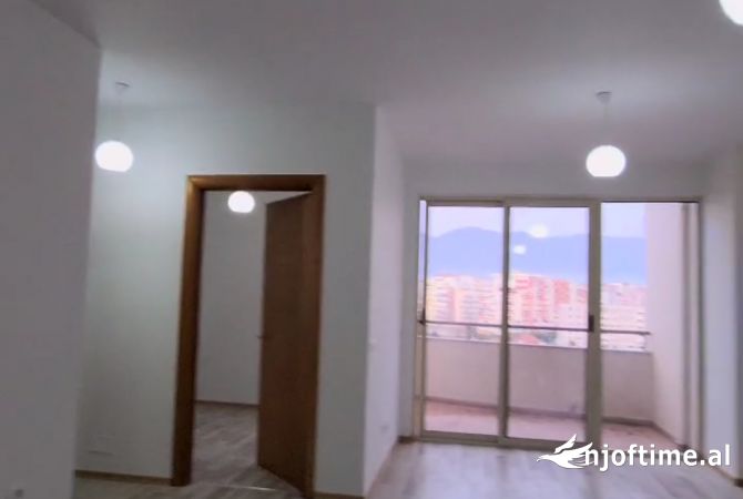 Shitet  Apartament 2+1  📍Vendndodhja: Yzberisht