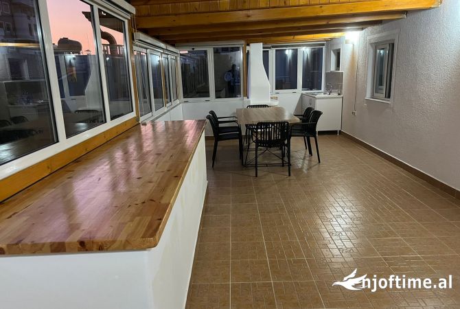 Shtepi ne shitje Apartament ne Durres, 2+1, Mobilimi E mobiluar, Pagesa 150,000  Euro.