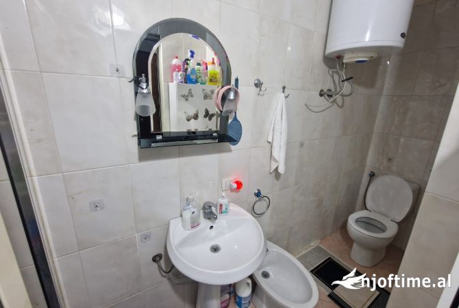 Shtepi ne shitje Apartament ne Durres, 1+1, Mobilimi E mobiluar, Pagesa 72,000  Euro.