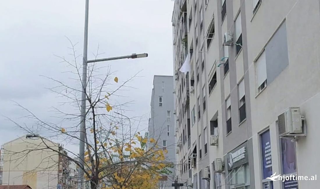 Te kompleksi Niku ose Kika 3 te Komuna e Parisit jepet me qera njesi sherbimi 