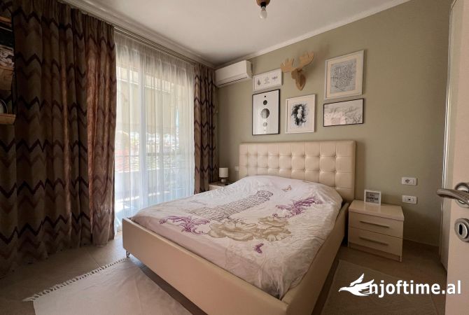 Shtepi ne shitje Apartament ne Tirane, 2+1, Mobilimi E mobiluar, Pagesa 215,000  Euro.