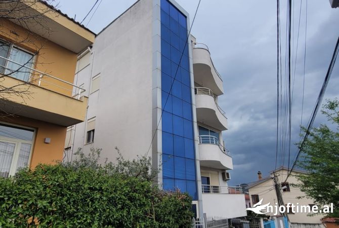 Ambient biznesi ne shitje 5+1 ne Tirane - 700,000 Euro