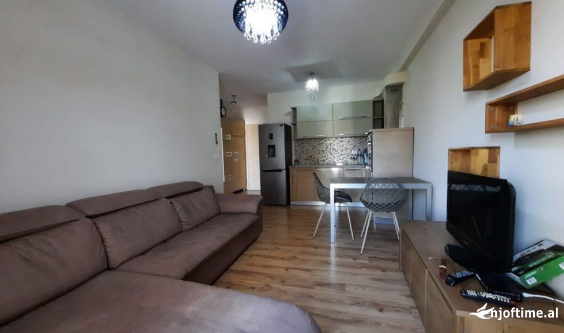 Shtepi me qera Apartament ne Tirane, 1+1, Mobilimi E mobiluar, Pagesa 500  Euro.