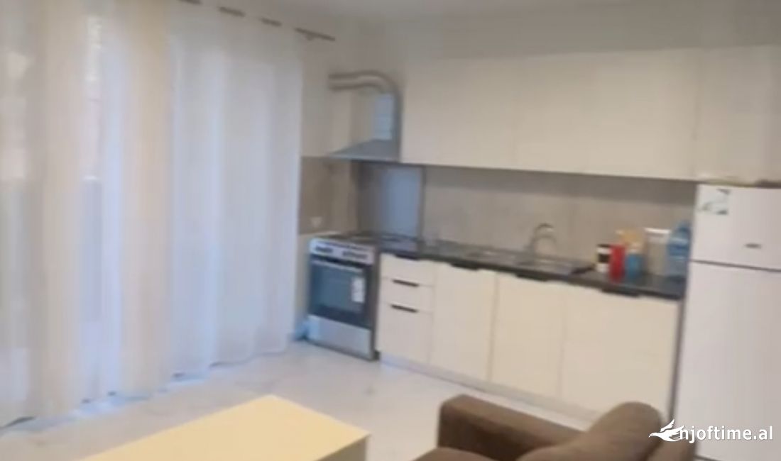 Shtepi ne shitje Apartament ne Tirane, 2+1, Mobilimi E mobiluar, Pagesa 140,000  Euro.