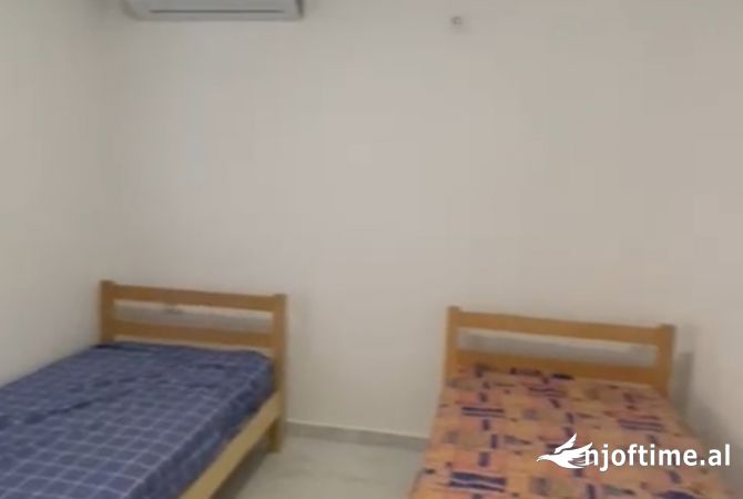 Shtepi ne shitje Apartament ne Tirane, 2+1, Mobilimi E mobiluar, Pagesa 140,000  Euro.