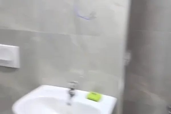 Jepet me qera apartament bosh 2+1+post parkimi me qera ne Qender