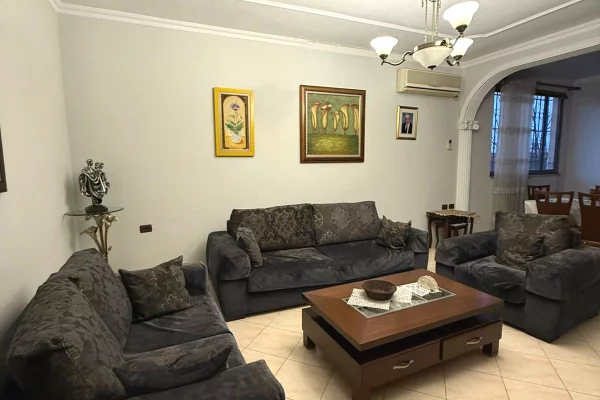 Appartamento in affitto a Tirana 2+1, Arredato