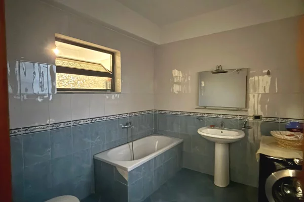 Appartamento in affitto a Tirana 2+1, Arredato