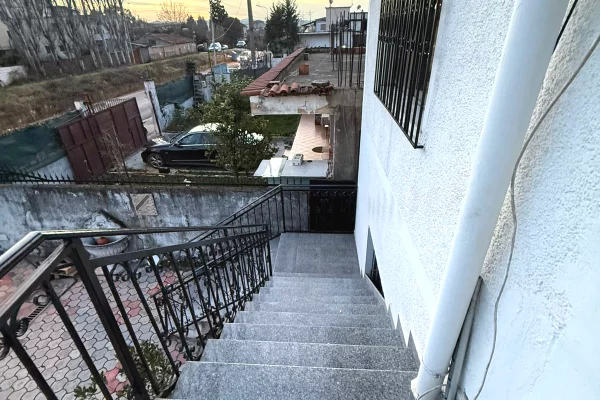 Appartamento in affitto a Tirana 2+1, Arredato