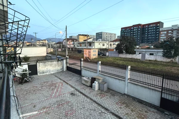 Appartamento in affitto a Tirana 2+1, Arredato