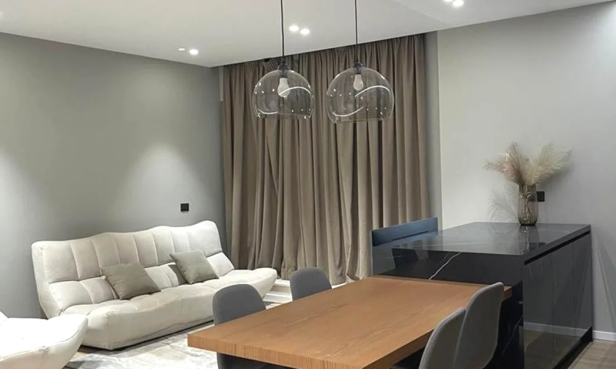 Appartamento in affitto a Tirana 2+1, Arredato