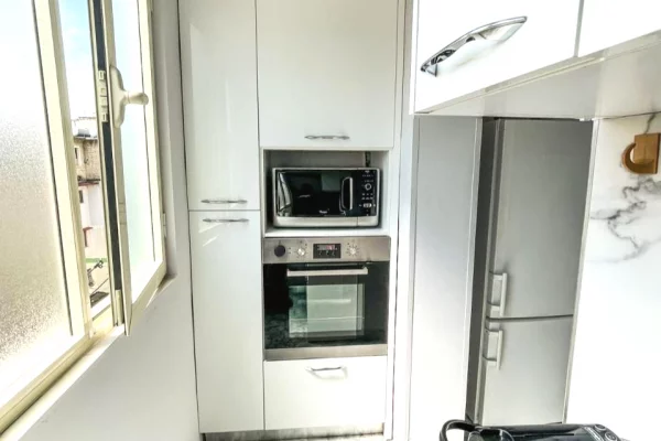 Shtepi ne shitje Apartament ne Tirane, 1+1, Mobilimi E mobiluar, Pagesa 107,000  Euro.
