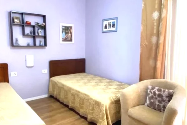 Shtepi ne shitje Apartament ne Tirane, 3+1, Mobilimi E mobiluar, Pagesa 205,000  Euro.