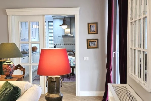 Shtepi ne shitje Apartament ne Tirane, 2+1, Mobilimi E mobiluar, Pagesa 650,000  Euro.