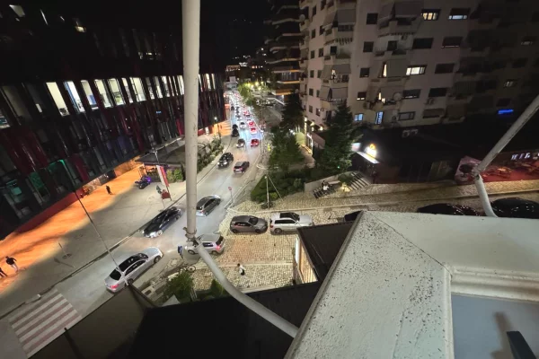 Shtepi ne shitje Apartament ne Tirane, 2+1, Mobilimi E mobiluar, Pagesa 650,000  Euro.