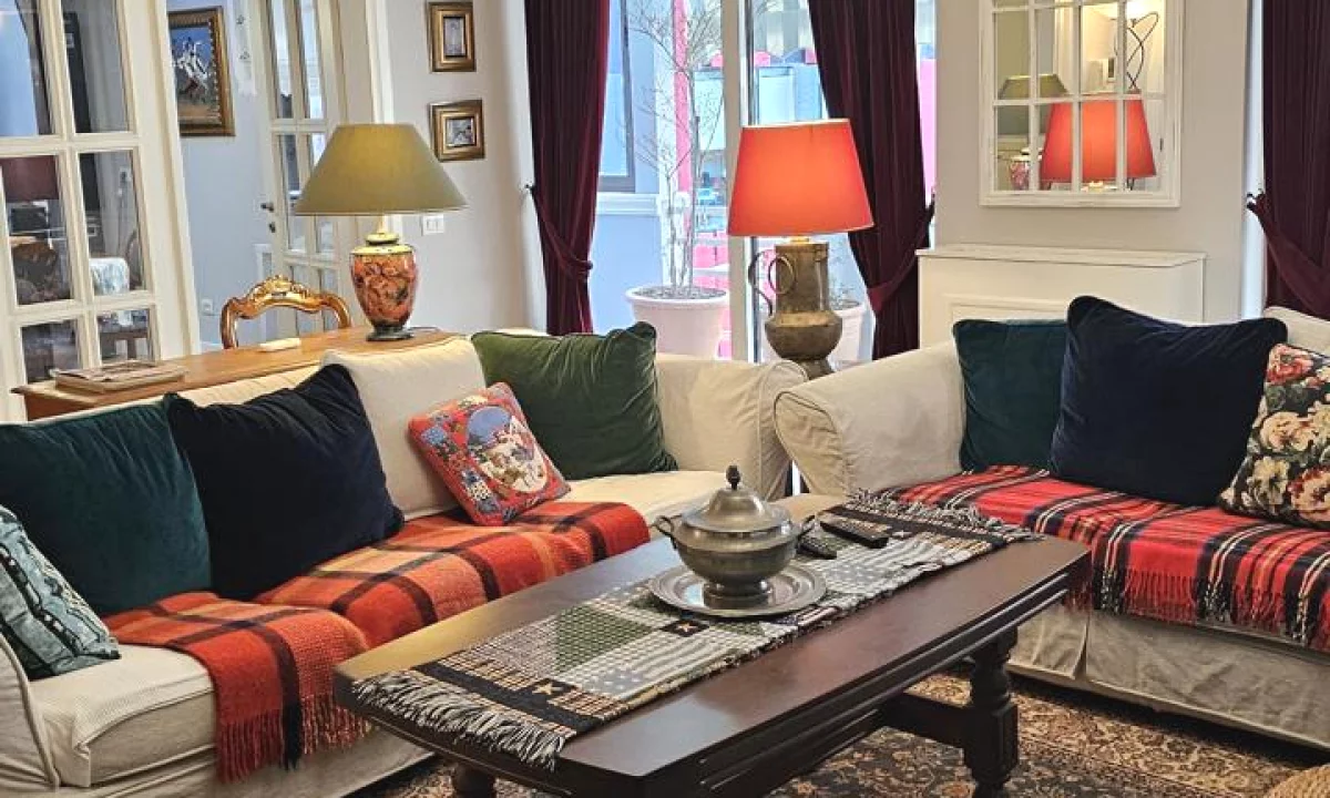 Shtepi ne shitje Apartament ne Tirane, 2+1, Mobilimi E mobiluar, Pagesa 650,000  Euro.