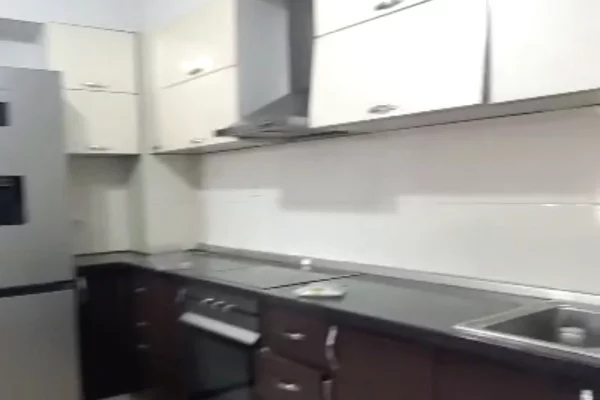 Appartamento in affitto a Tirana 3+1, Arredato