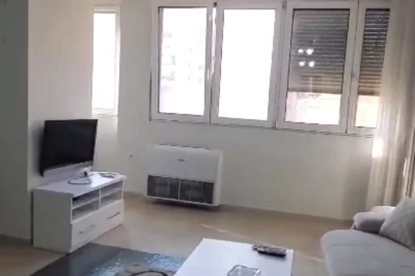 Appartamento in affitto a Tirana 3+1, Arredato