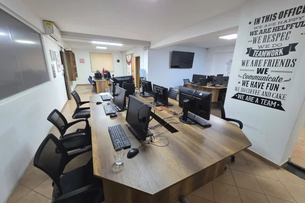 QIRA – Njesi biznesi NE TIRANE ✨ 📍 Rr. Ndre Mjeda, prane 21 dhjetorit