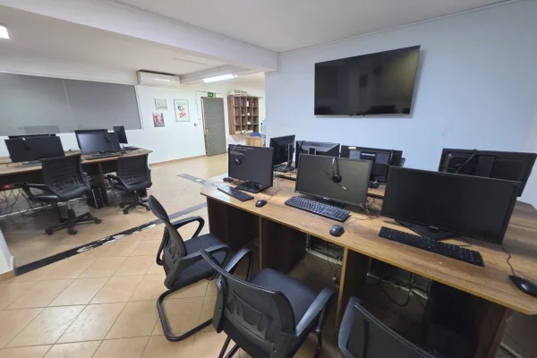 Ambient biznesi me qera 3+1 ne Tirane - 800 Euro